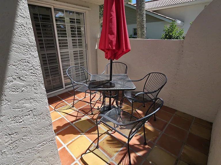 7042 Woodside Oaks Cir — Photo 24
