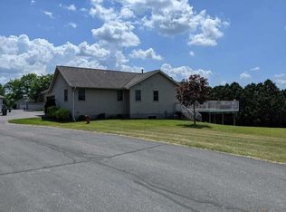 333 Golf Course Rd, Reedsburg, WI 53959