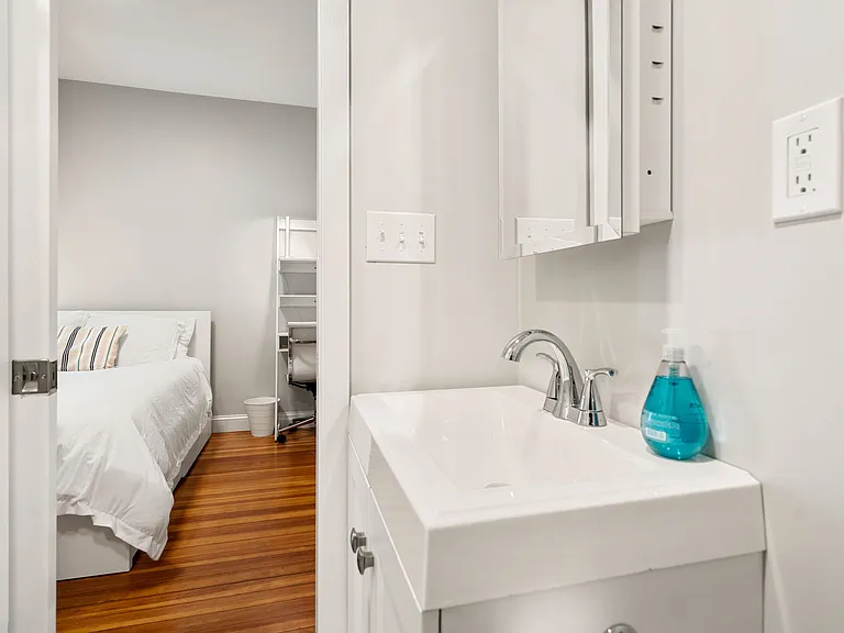 1061 Saratoga St #3 — Photo 5