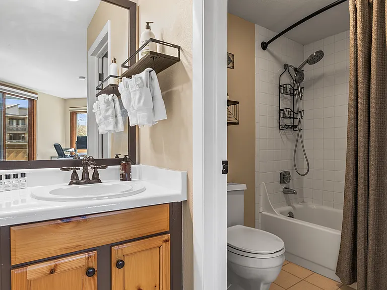 2700 Village Dr #F-101 — Photo 42