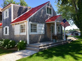 165 Woodpecker Ridge Rd, Tonka Bay, MN 55331