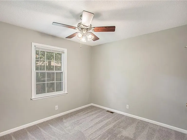 12820 S Blackfoot Dr — Photo 16