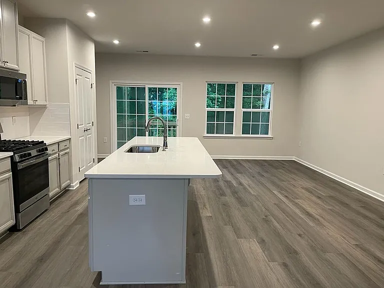 1038 Romeria Dr — Photo 5