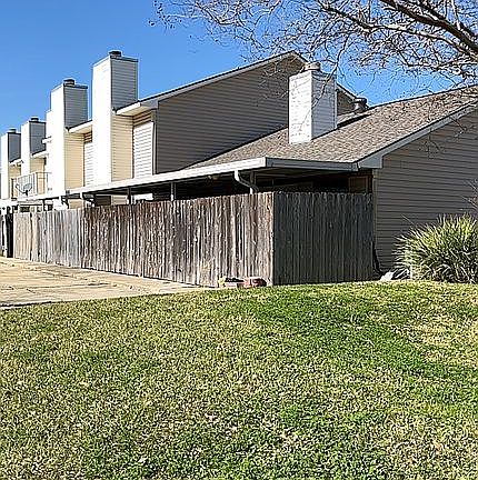 4th image of 1600 Marseille Dr APT 33