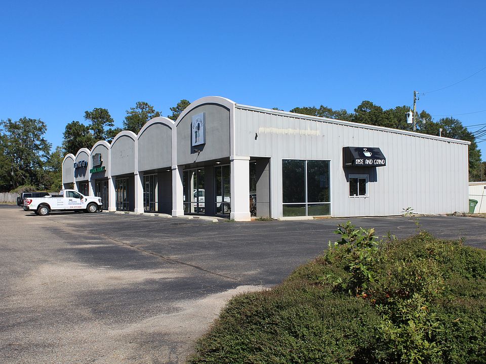 1st image of 323 Greenville Byp