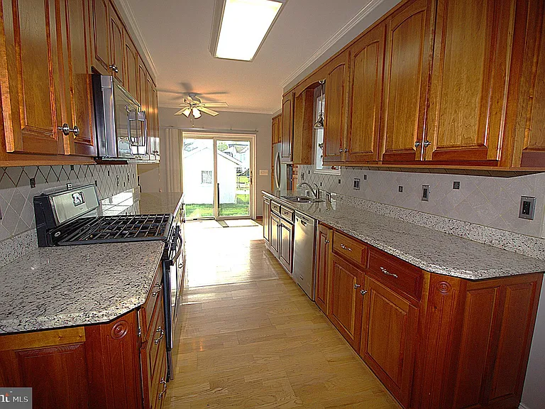 2919 Ritchie Ave — Photo 10
