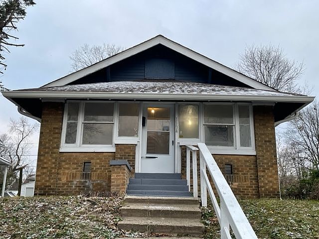 1st image of 1134 W 31st St