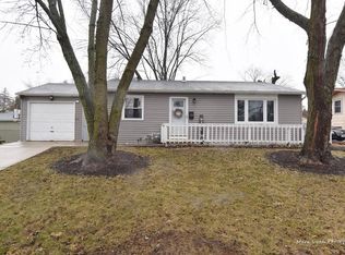 126 Siesta Rd, Carpentersville, IL 60110