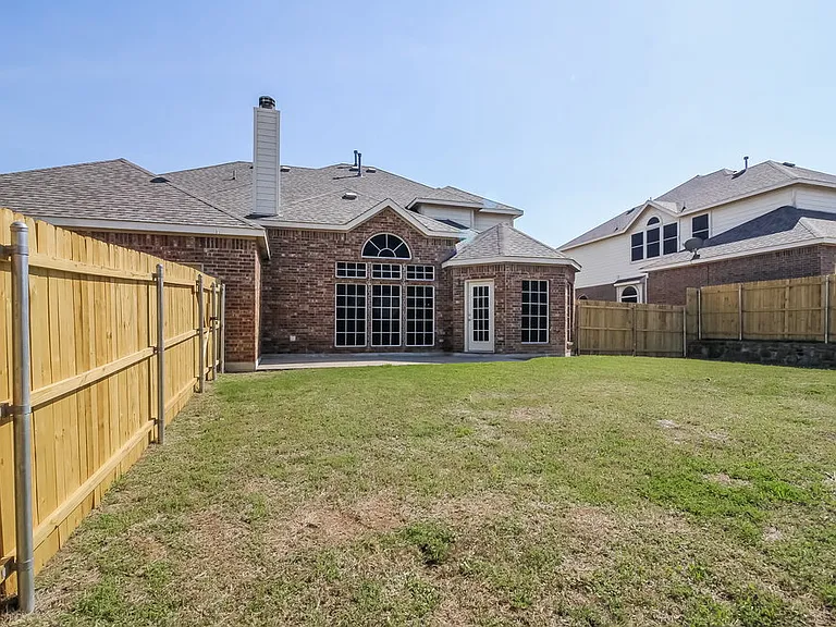 102 Hartley Ln — Photo 15