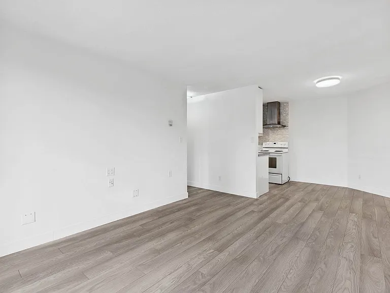 1045 Haro St — Photo 90