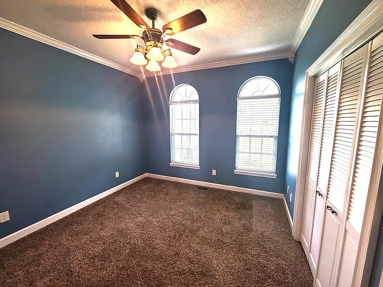 518 Cloverfield Ln — Photo 19
