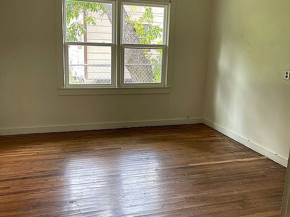 3rd image of 100 & 106 W Avenue A