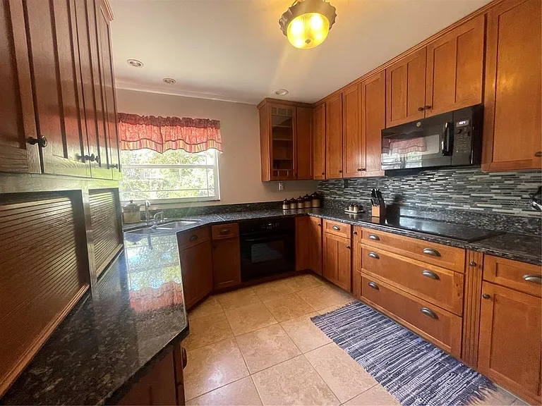 3030 W Helen Ave — Photo 17