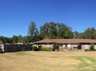 1456 Mike Parra Rd, Columbus, MS 39705
