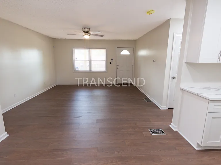 2042 Grange Dr SE — Photo 7