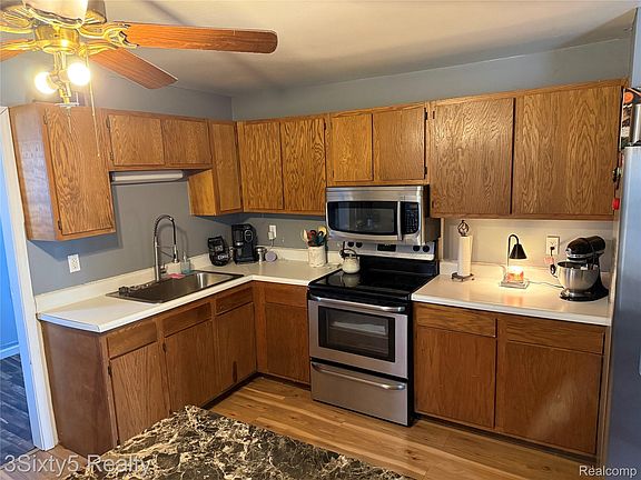 2nd image of 3369 5th St