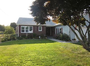 9 Grissom Dr, West Hartford, CT 06110