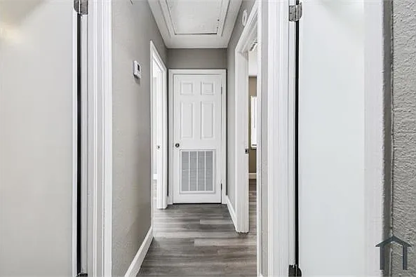 803 W Warren St — Photo 12