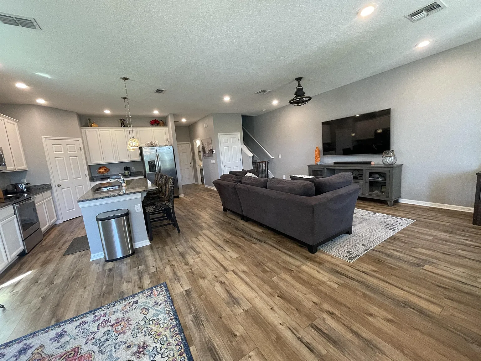5211 Avalon Park Blvd - 1 — Photo 3