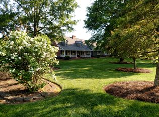 3456 Lakeview Dr, Pfafftown, NC 27040