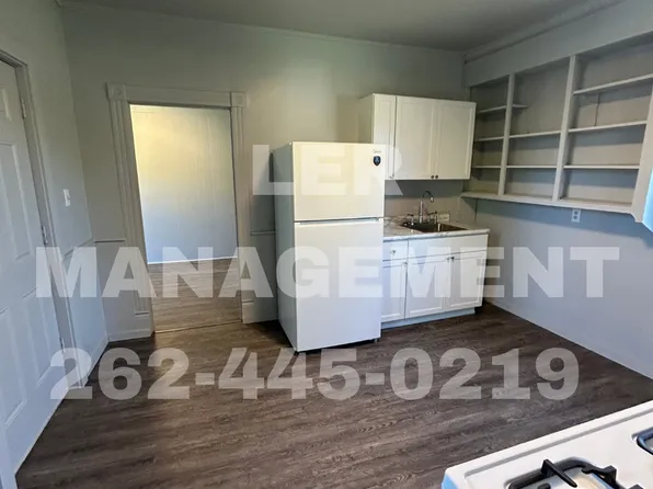 6745 14th Ave, 6745 14th Ave #2, Kenosha, WI 53143