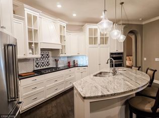 5014 Dale Ridge Rd, Woodbury, MN 55129