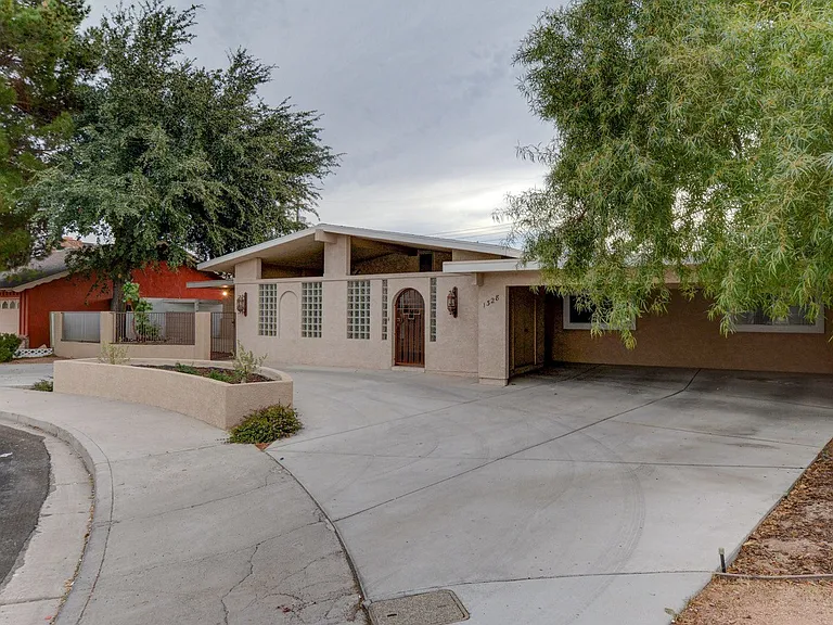 1328 Saint Jude Cir — Photo 37