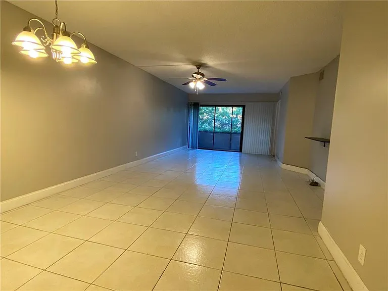 2967 Riverside Dr #109 — Photo 5