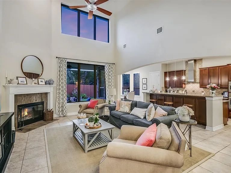 223 Lake Como Dr — Photo 6