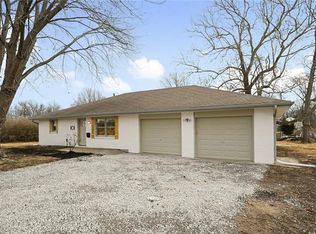 101 S Morrison St, Raymore, MO 64083