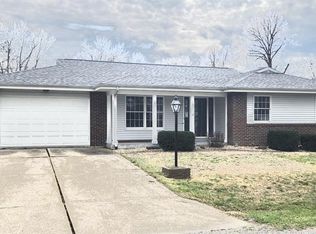 18810 Spruce St, Carlyle, IL