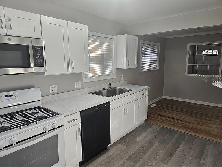 26539 Clarita — Photo 8