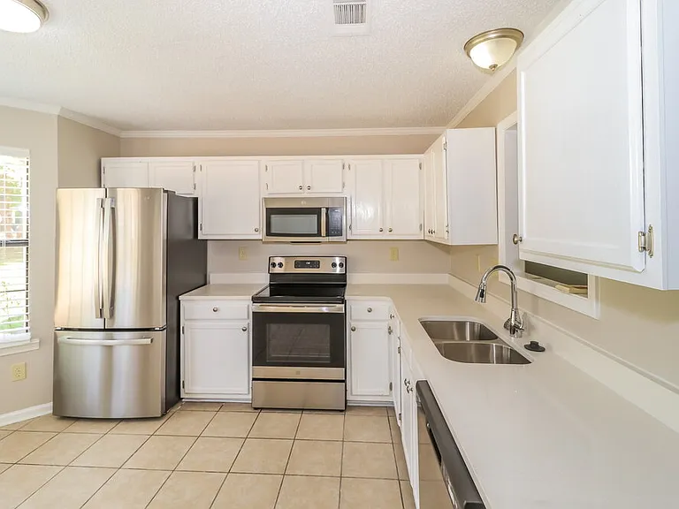 5859 Pepper Xing — Photo 7