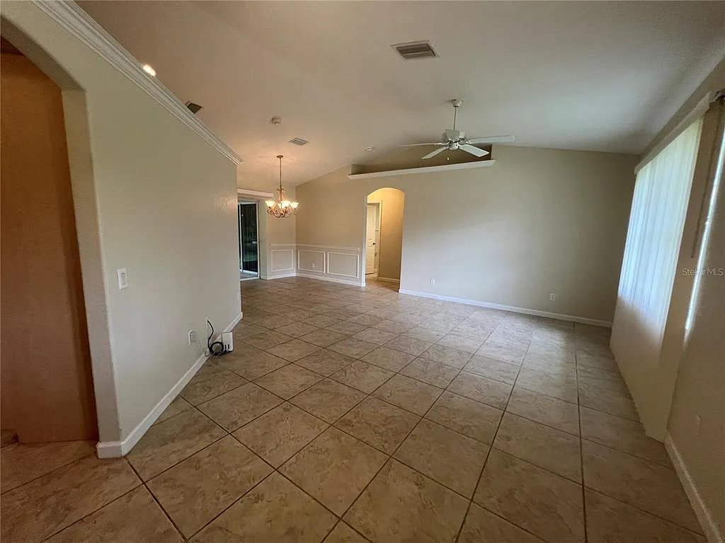 3 bed, 2.0 bath, 1508 sqft, $1,750 — Photo 2