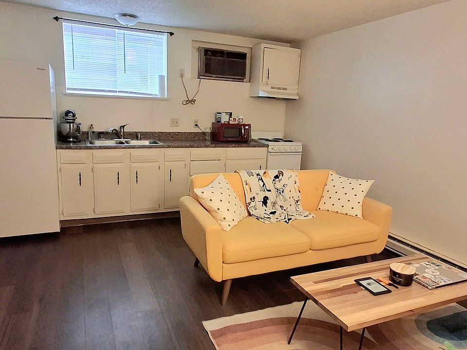 1st image of 133 N Poplar St APT 1