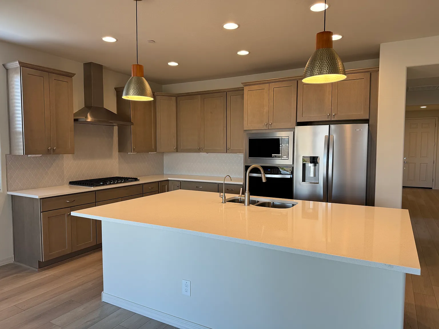 4 bed, 2249 sqft, $2,700 — Photo 3