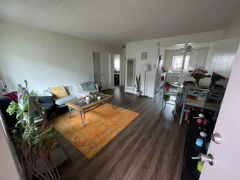 760 Termino Ave #2 — Photo 5