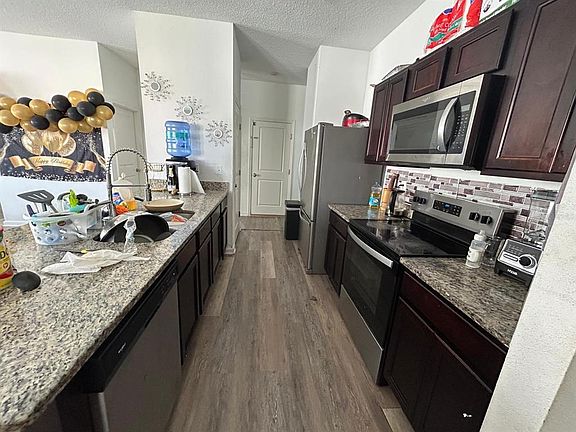 4th image of 805 ORCHID GROVE BOULEVARD