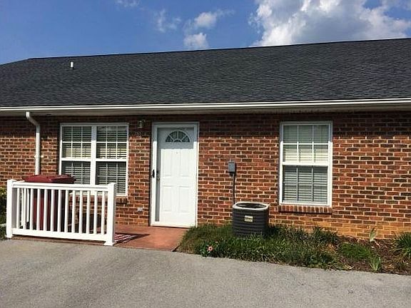 2nd image of 10 Boone Hill Ct