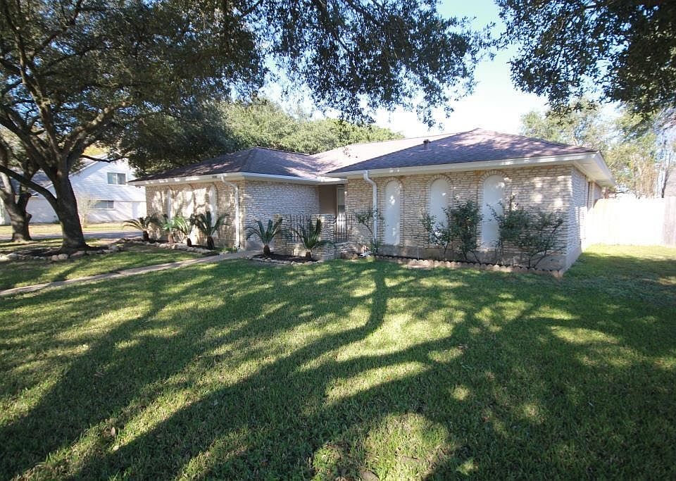 1st image of 22438 Deville Dr