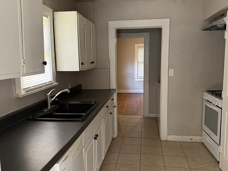 2443 NW 12th St — Photo 8