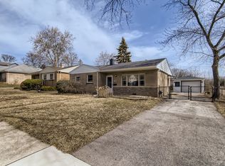 5441 Benton Ave, Downers Grove, IL 60515