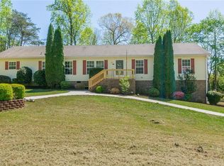 110 Royal Oaks Dr, Winston Salem, NC 27107