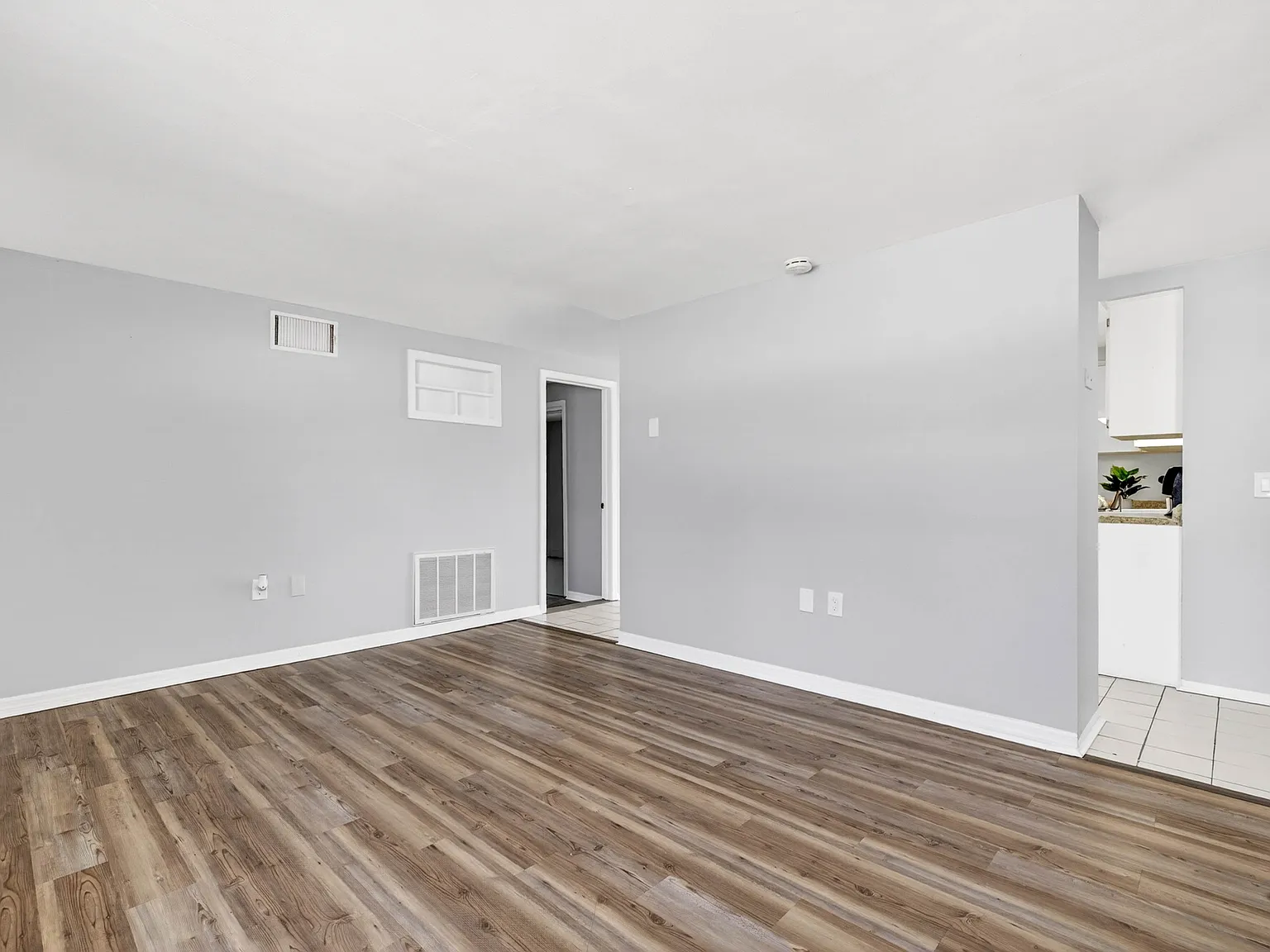 3 bed, 1000 sqft, $1,395 — Photo 3