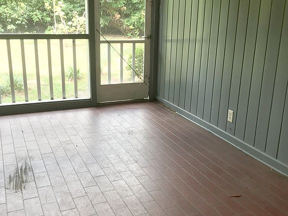 5th image of 1103 Williams St