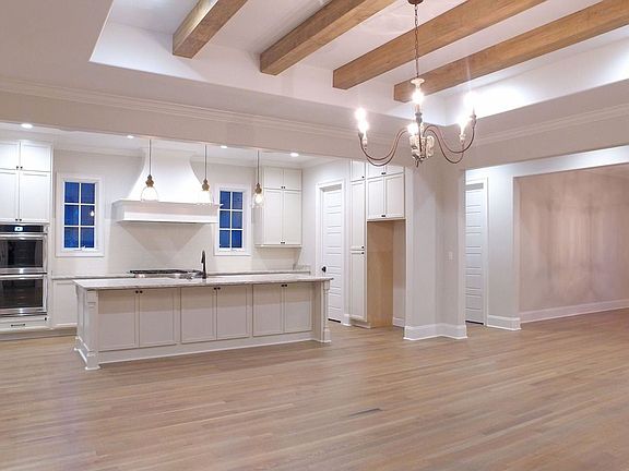 5th image of 7868 Sophie Ln