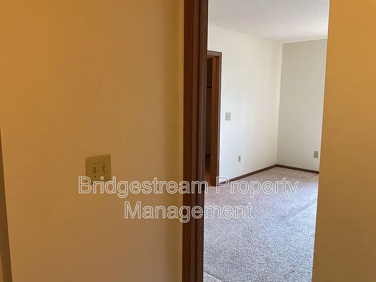 4579 Burchdale St — Photo 10