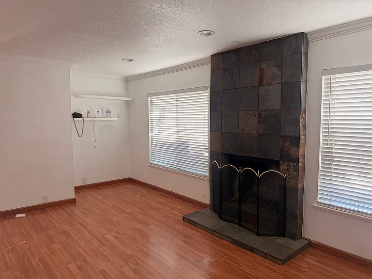 1720 Fairridge Cir — Photo 2