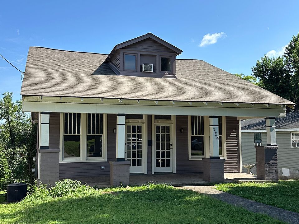 1st image of 754 Roycroft Pl
