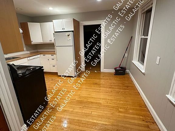 5th image of 16 Jameson Ave Unit 3